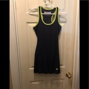 3/20$ Boast court leaf  symbol tennis dress